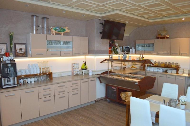 Hotel Herrlichkeit Dornum Janssen Bagian luar foto