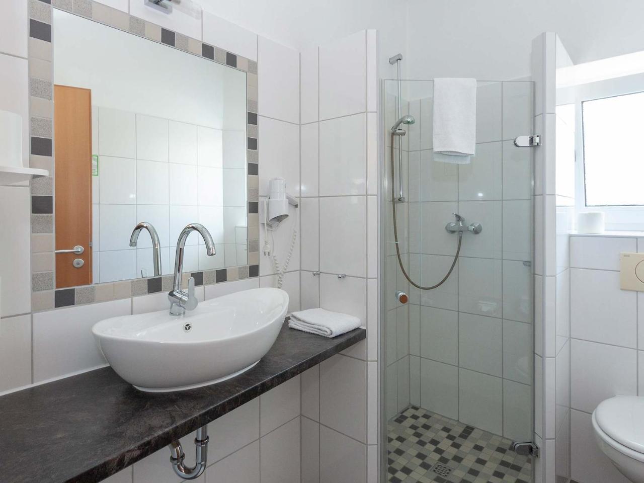 Hotel Herrlichkeit Dornum Janssen Bagian luar foto